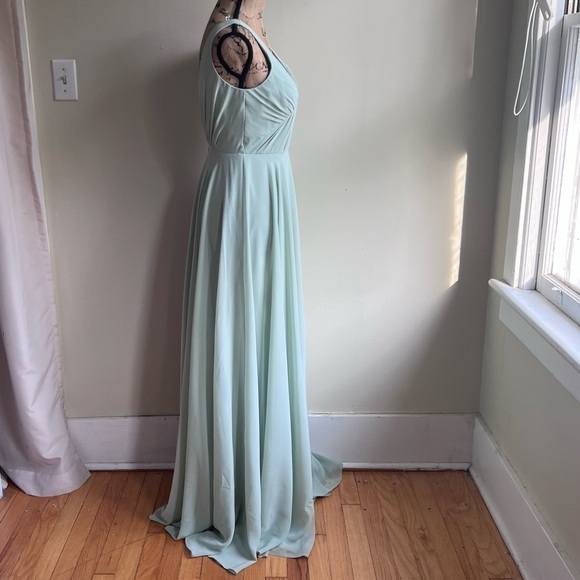Brideside green V-Neck bridesmaid dress color 536 size 0 - Picture 2 of 9